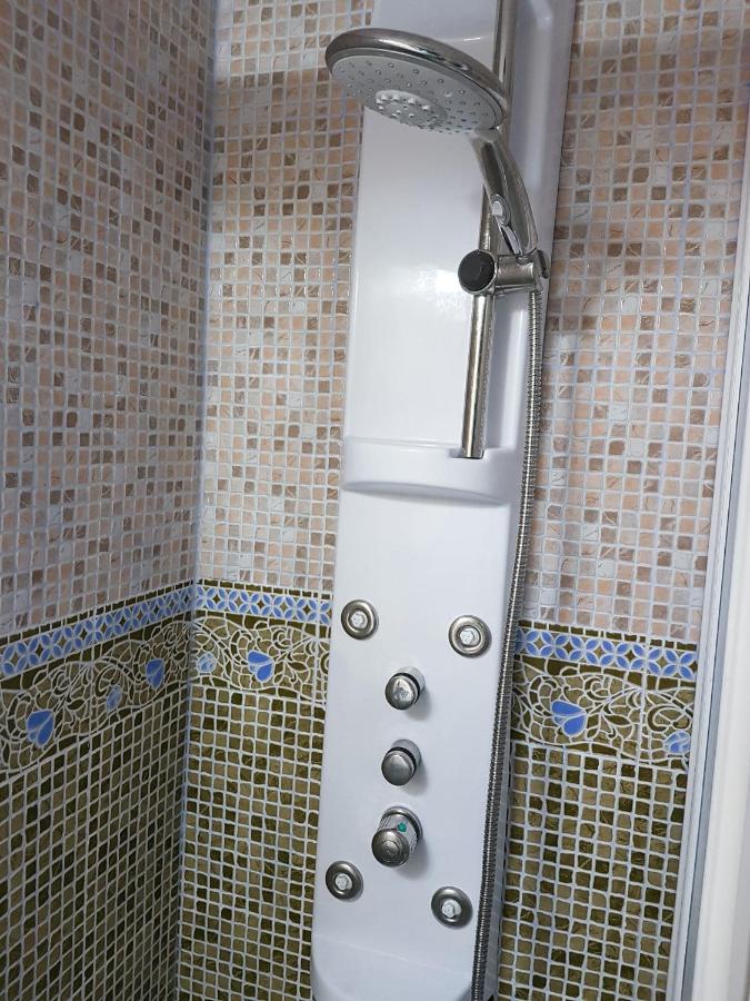 Appartement Orient à Madrid Extérieur photo