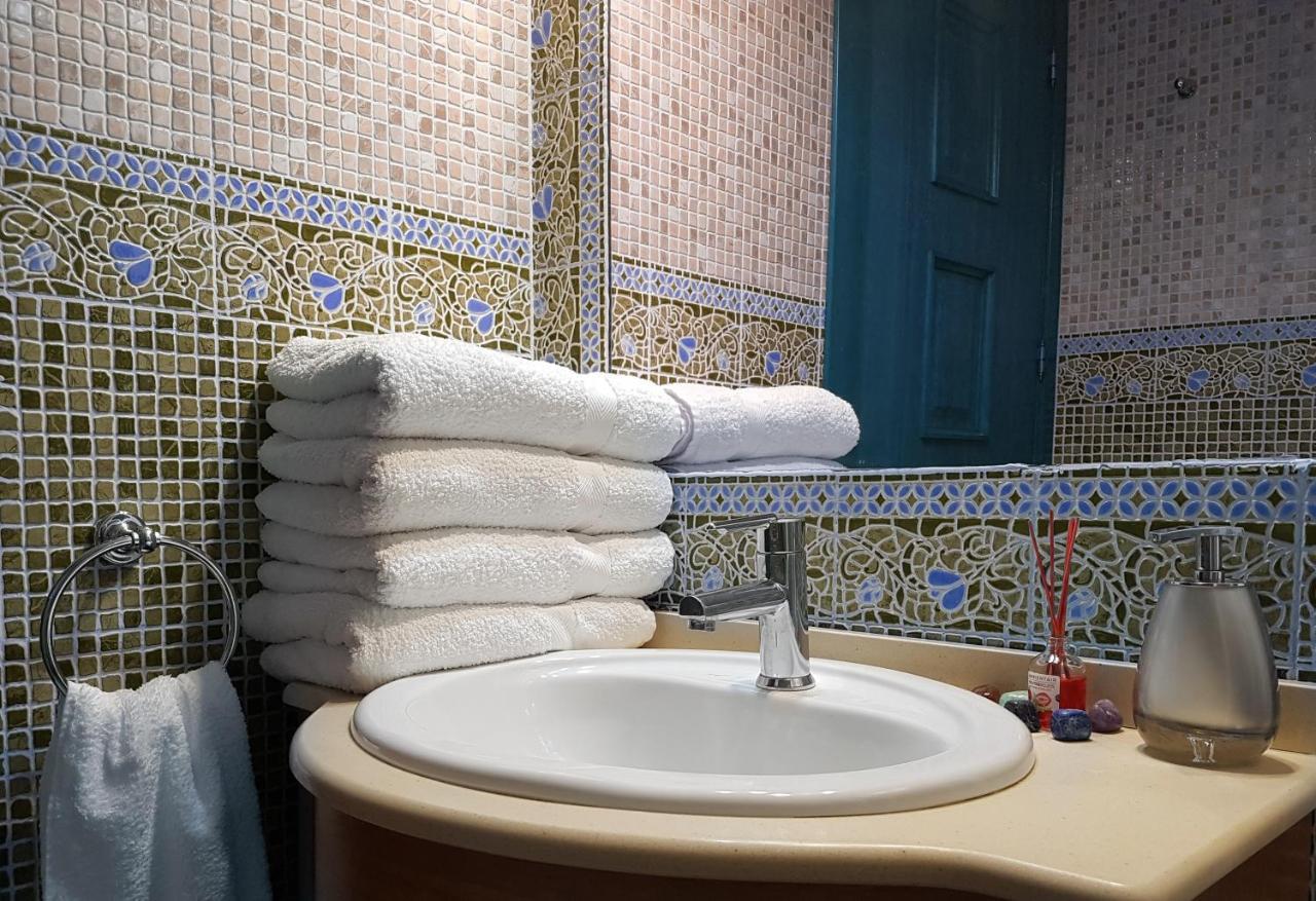 Appartement Orient à Madrid Extérieur photo